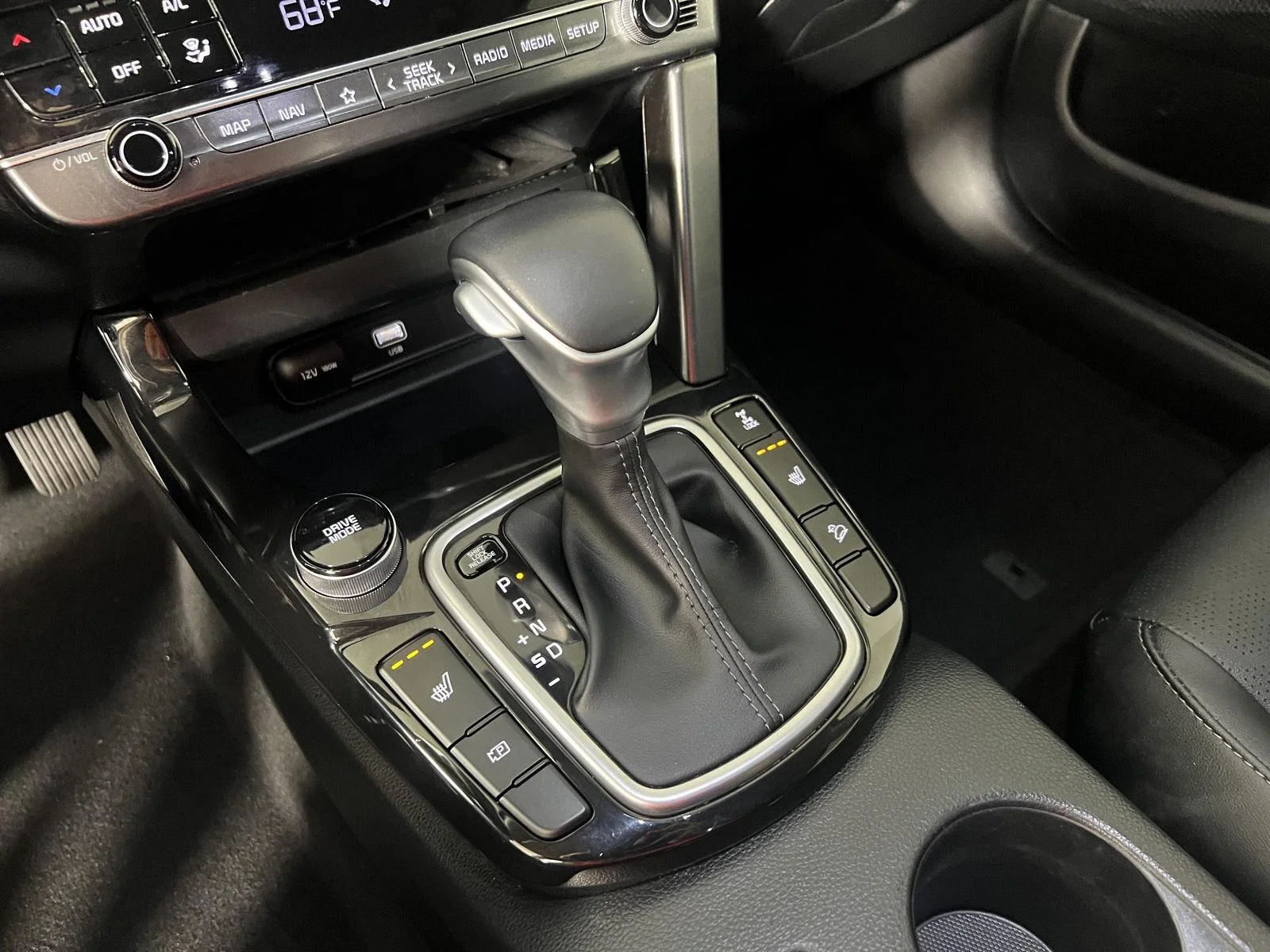 Used 2024 Fusion Black Kia SX image 28