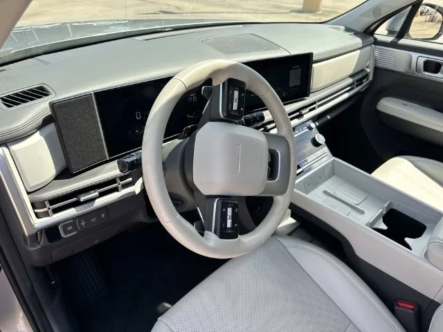 Used 2026 Silver Hyundai SEL image 39