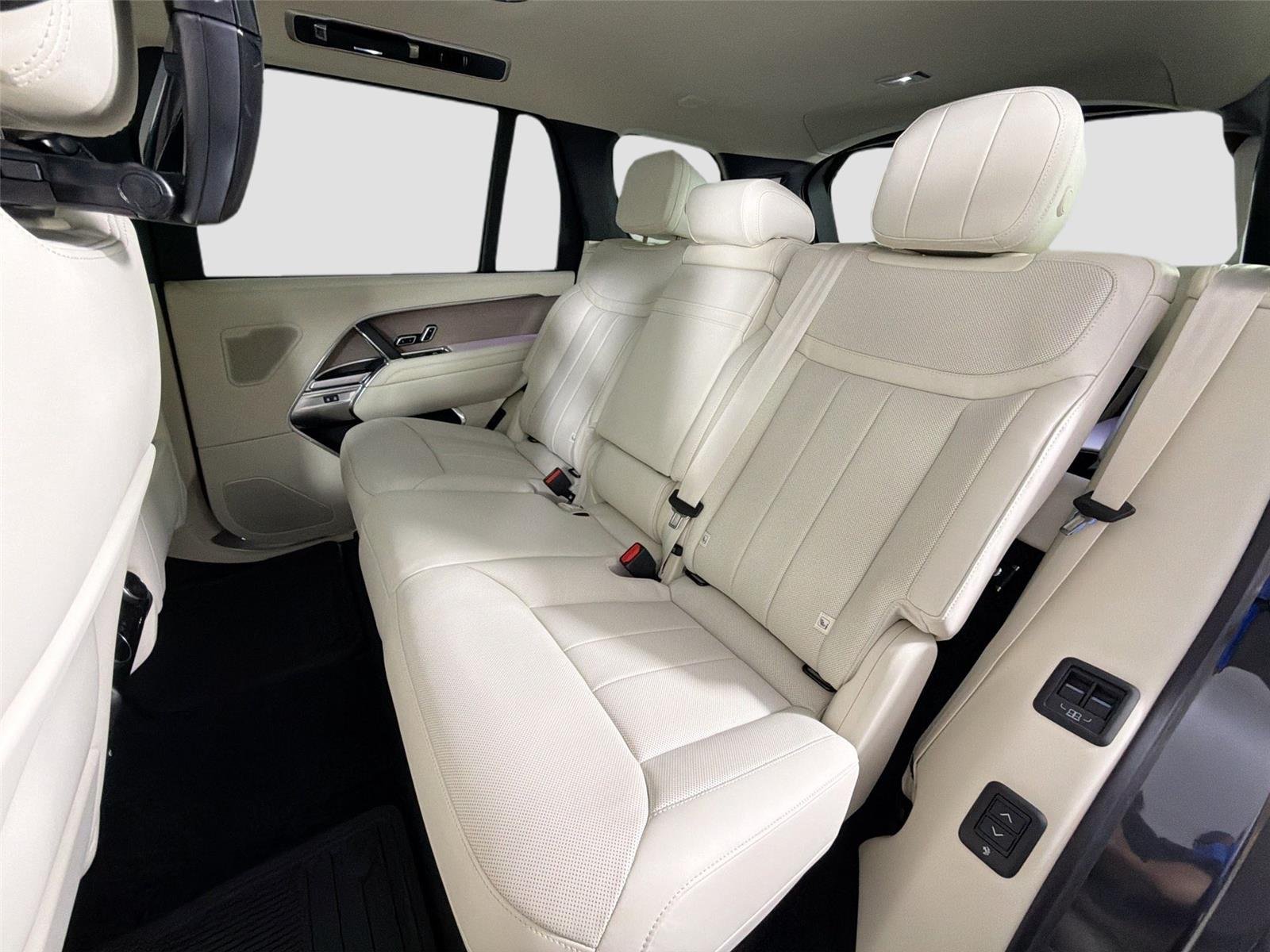 New 2026 Carpathian Grey LAND ROVER SE LWB 7-Seats / V8 image 24