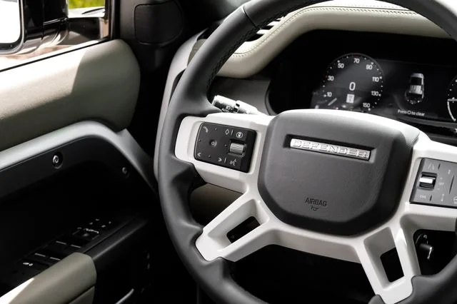 New 2026 Fuji White Land Rover S image 24