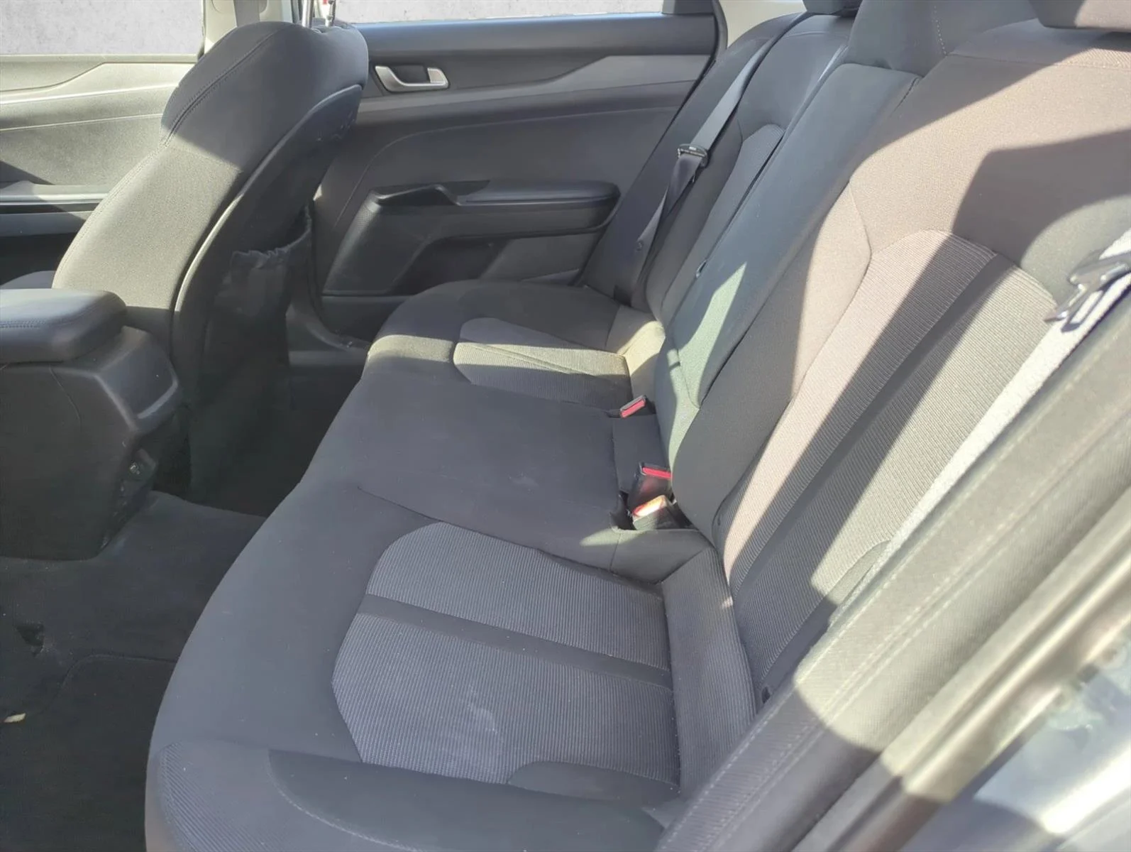 Used 2022 Everlasting Silver Kia LXS image 7