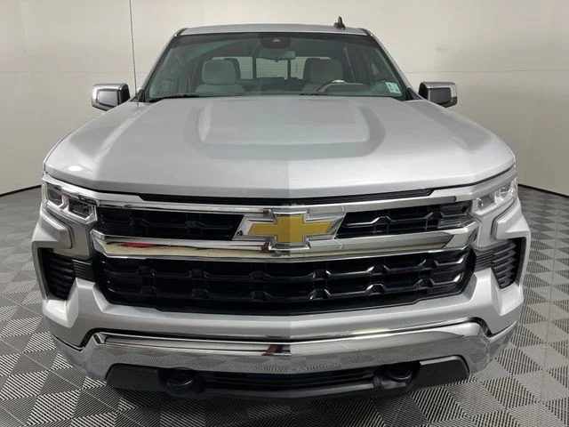 Used 2022 Silver Chevrolet LT image 2