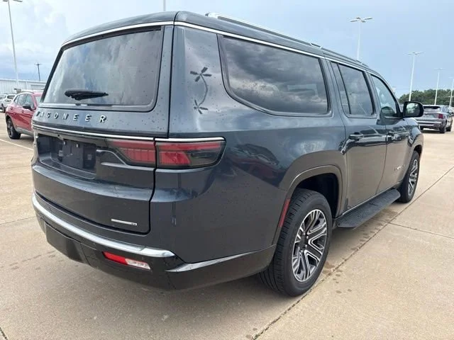Used 2024 Blue Jeep Series II image 3