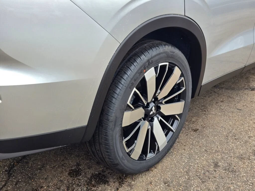 2026 Mitsubishi Outlander SE - Photo 9