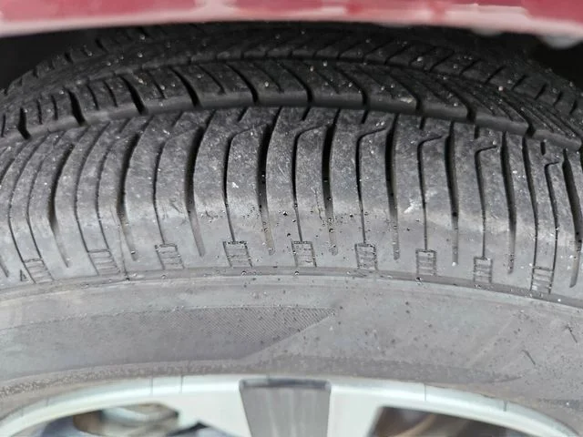 Used 2025 Red Nissan SV image 28