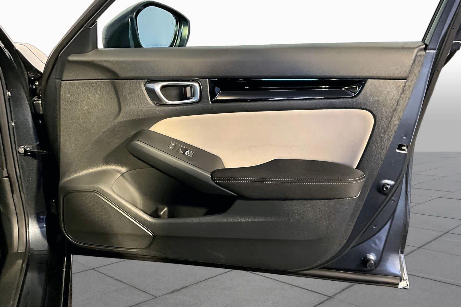 Used 2024 Meteorite Gray Metallic Honda EX image 23