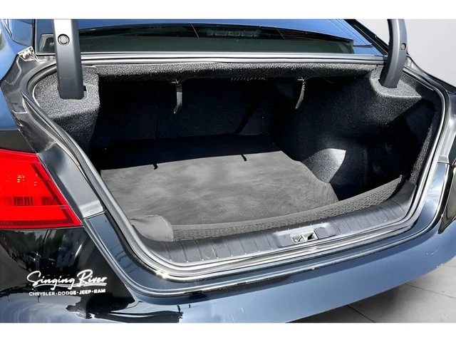 Used 2016 Black Nissan SR image 29