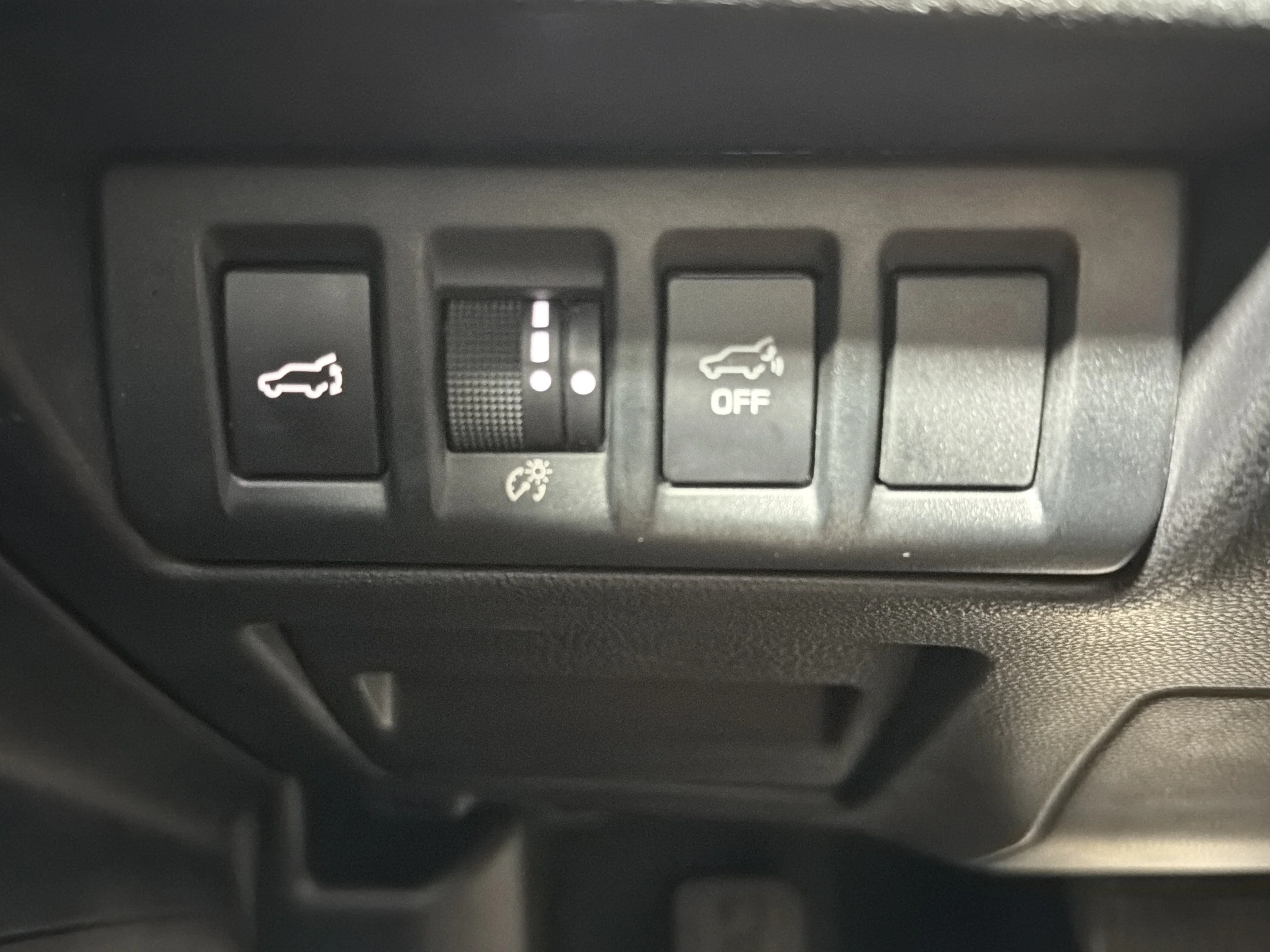 Used 2020 Magnetite Gray Metallic Subaru Limited image 24