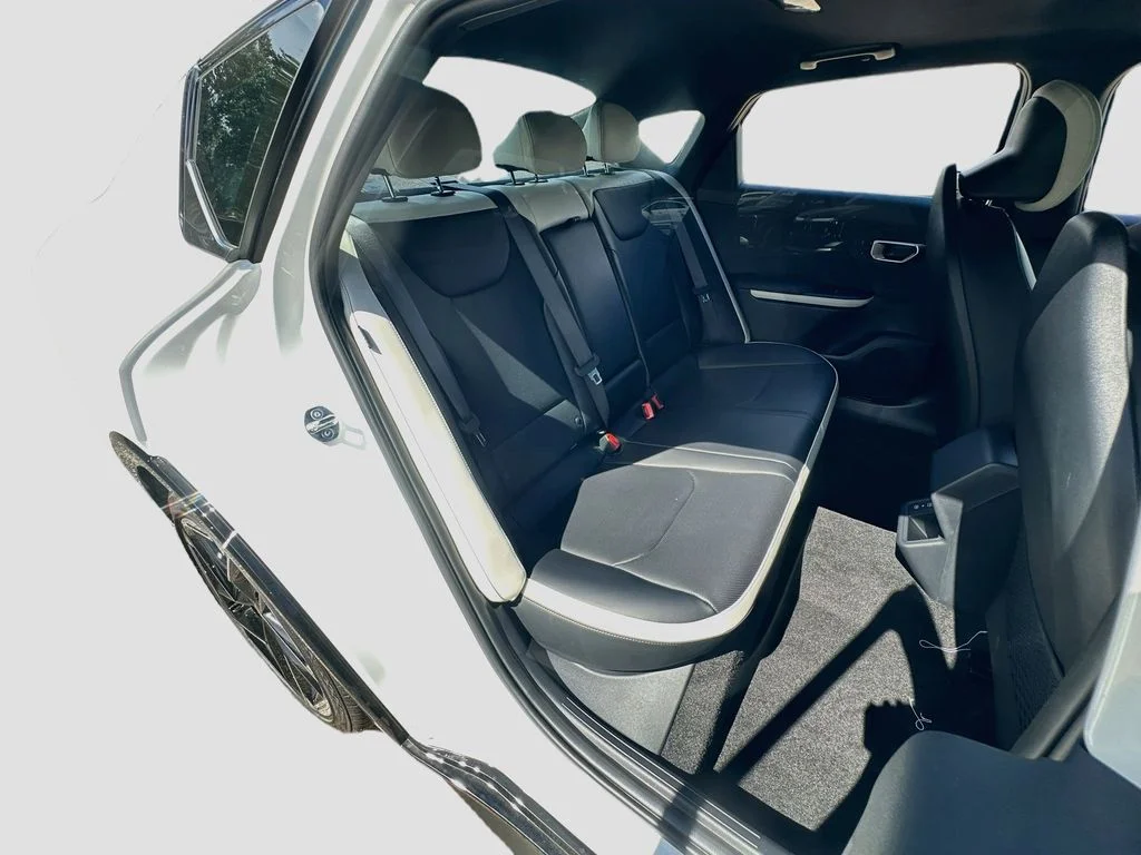 New 2026 Snow White Pearl Kia GT-Line image 26