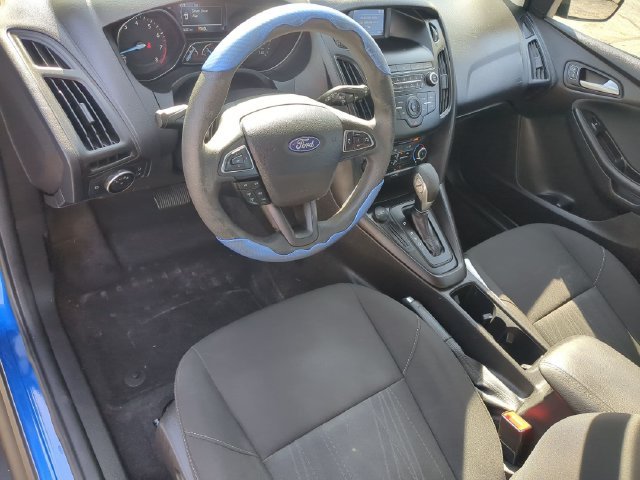 Used 2018 Blue Ford SE image 10