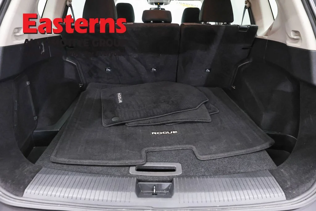 Used 2022 Black Nissan SV image 9