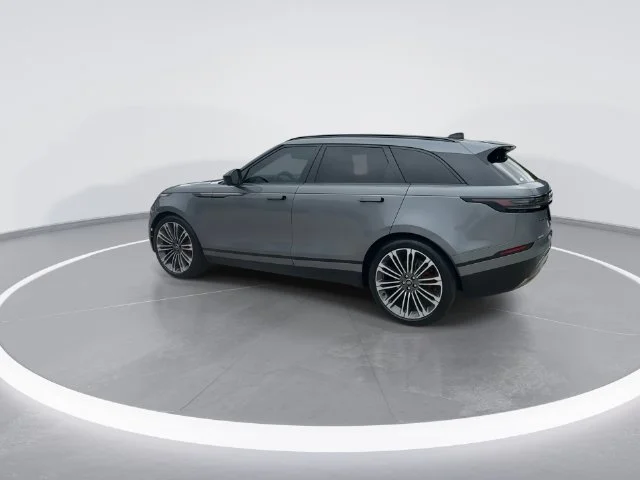Used 2024 Gray Land Rover Dynamic SE image 5