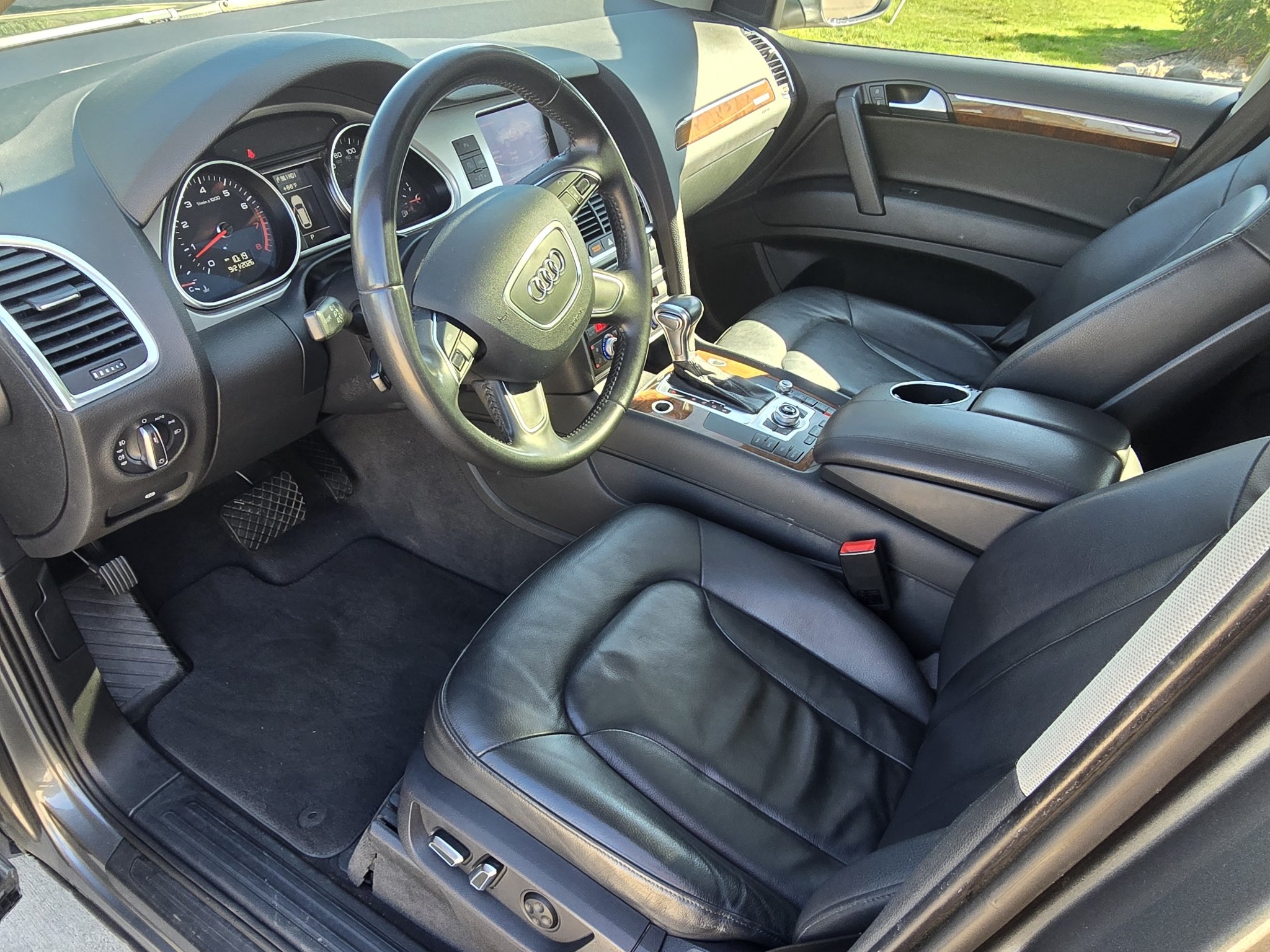 Used 2014 Graphite Gray Metallic Audi 3.0T Premium image 26