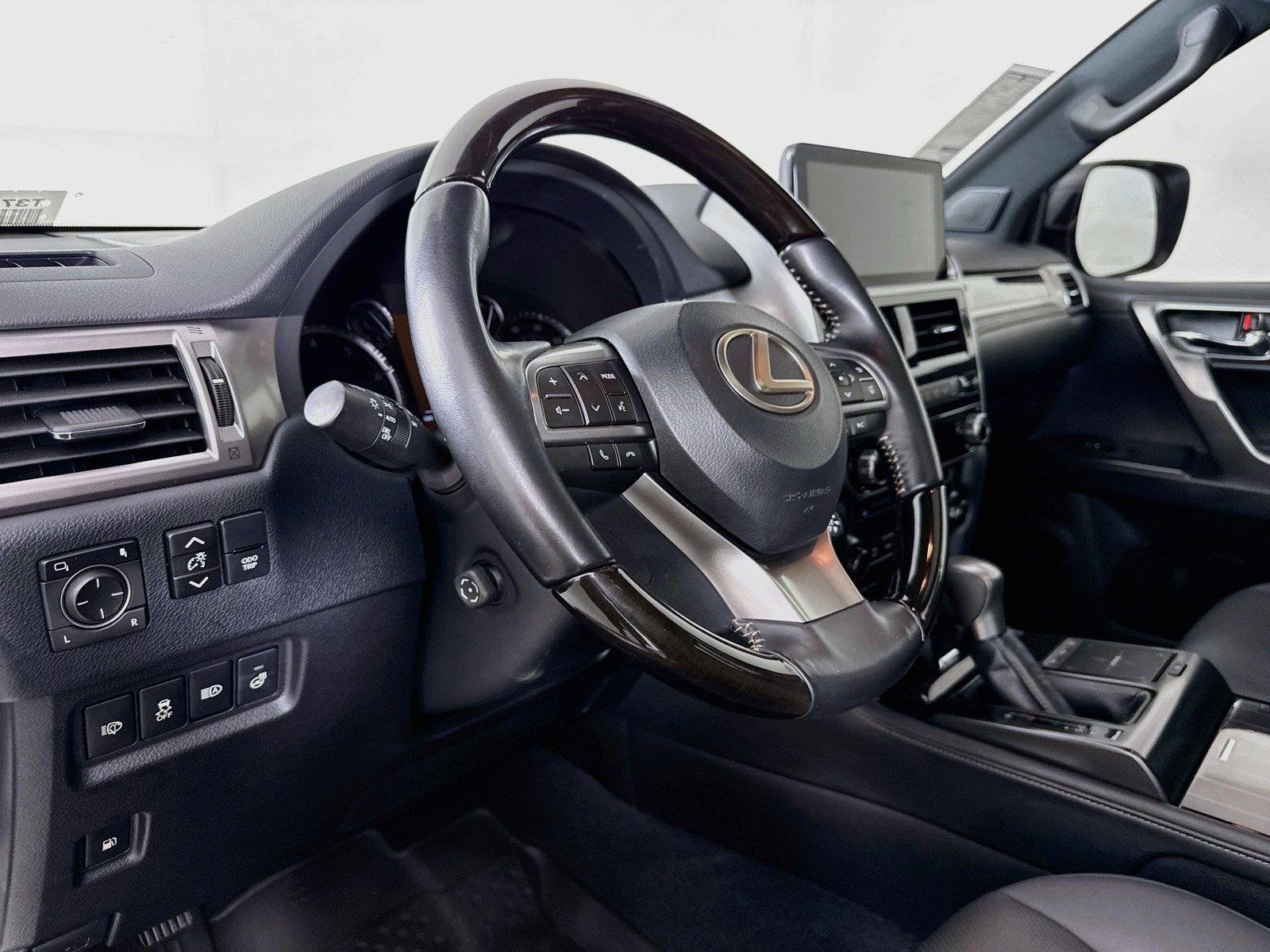 Used 2023 Eminent White Pearl Lexus GX 460 Premium image 4