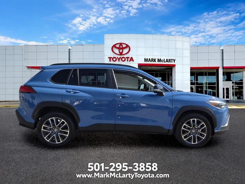 Used 2026 Blue TOYOTA XLE 2WD image 6