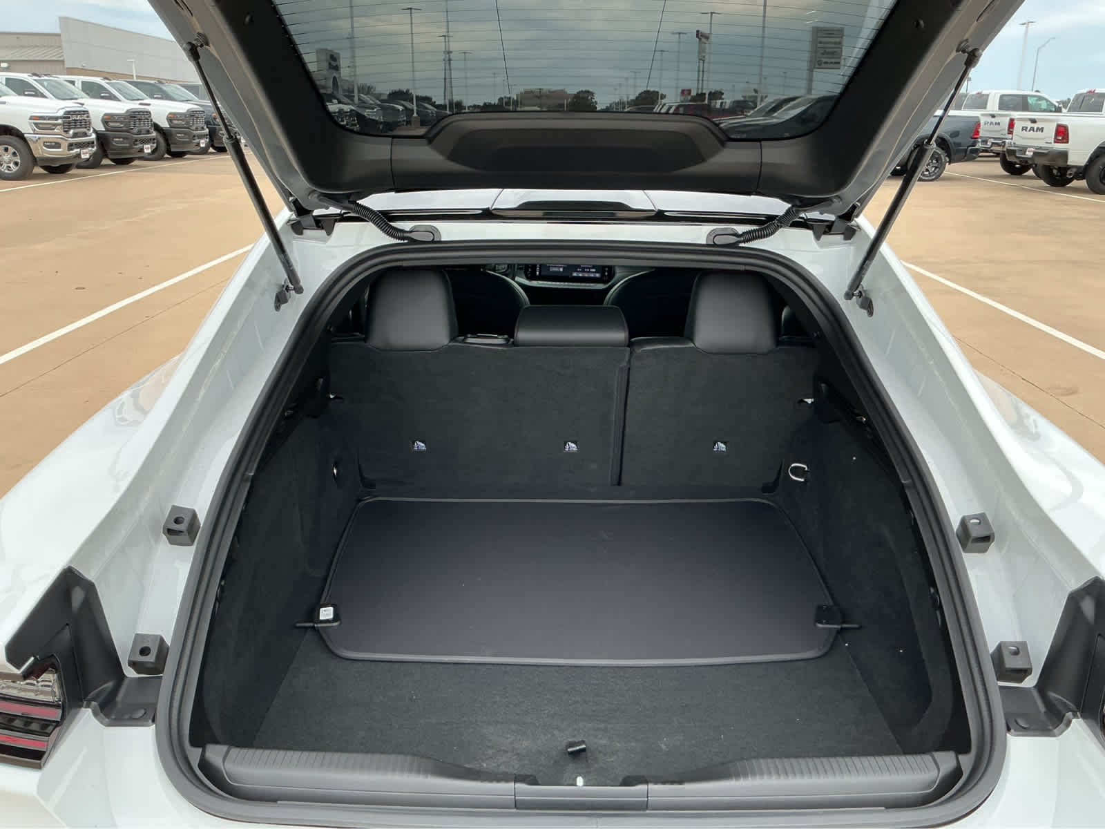 New 2026 White Knuckle Exterior Paint Dodge R/T image 17