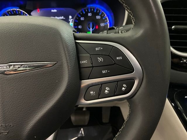 Used 2023 White Chrysler Touring L image 13