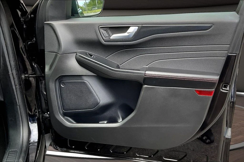 Used 2025 Black Ford ST-Line image 30