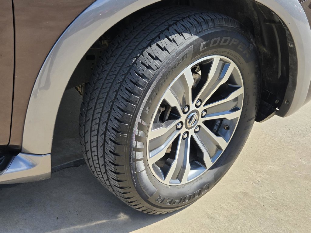 Used 2017 Brown Nissan SL image 6
