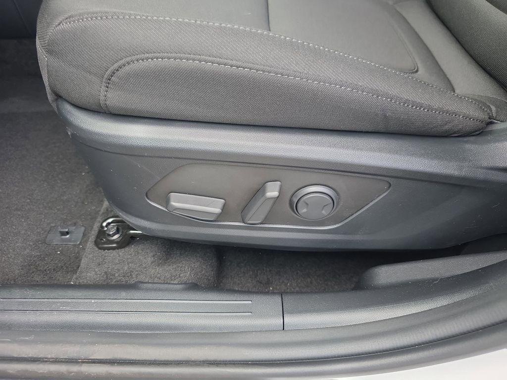 New 2026 White Pearl Hyundai SEL FWD image 10