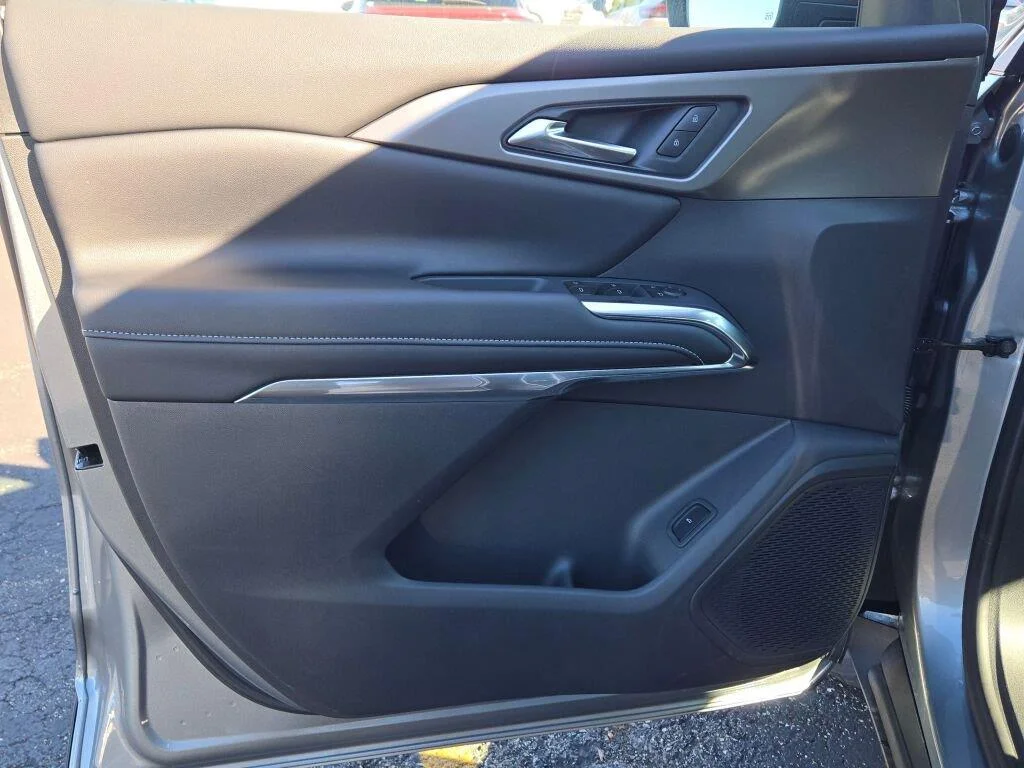 2027 Chevrolet Traverse LT - Photo 19