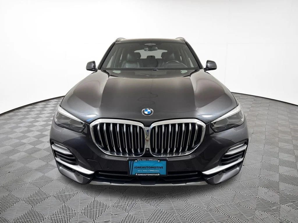Used 2019 Gray BMW xDrive40i image 3