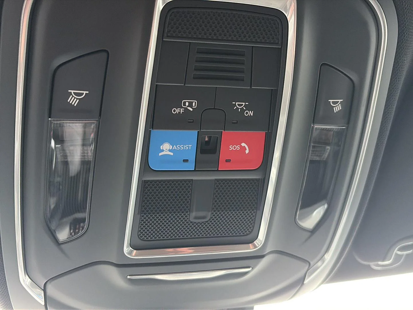 Used 2026 Red Hot Pearlcoat Jeep Laredo image 17