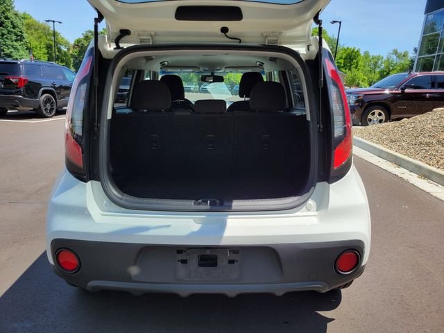 Used 2018 White Kia Base image 24