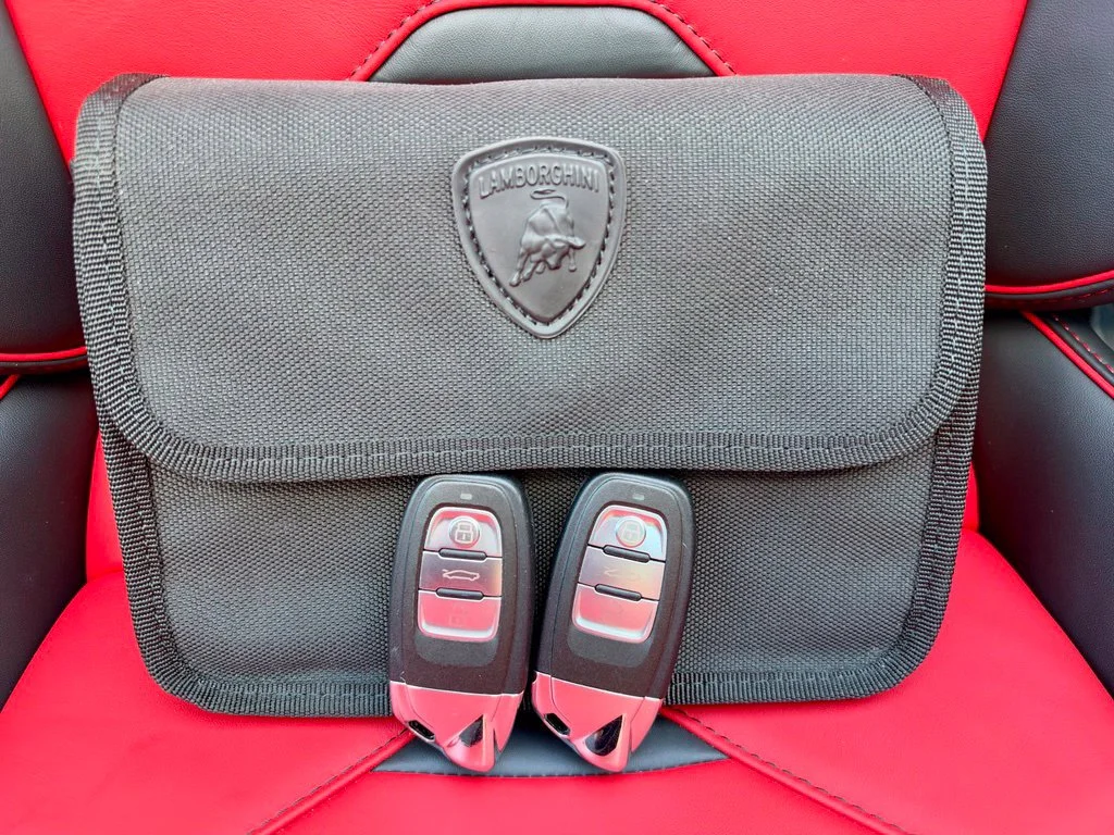 Used 2023 Bianco Monocerus Metallic Lamborghini Spyder AWD image 31