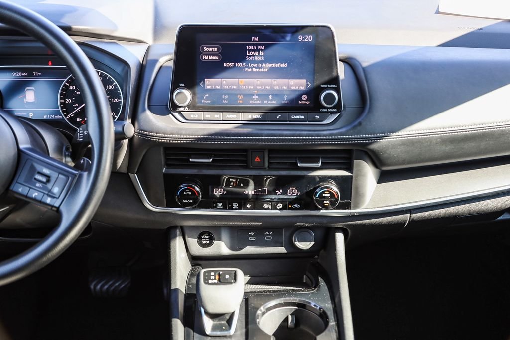 2024 Nissan Rogue SV - Photo 13