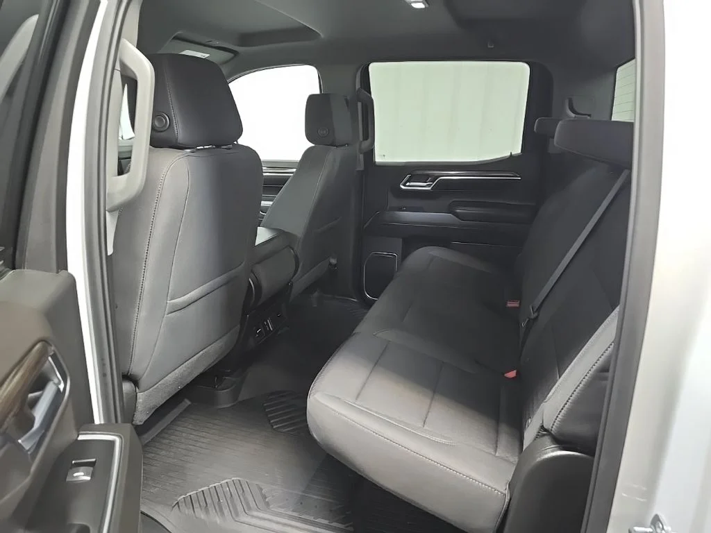 Used 2022 White Chevrolet RST image 30