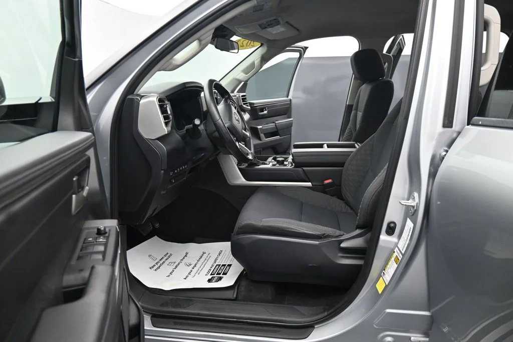 Used 2022 Silver Toyota SR5 image 16