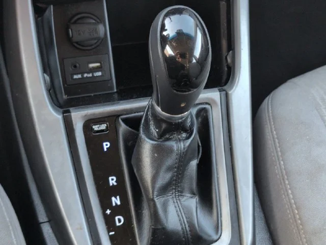 Used 2016 Red Hyundai SE image 17