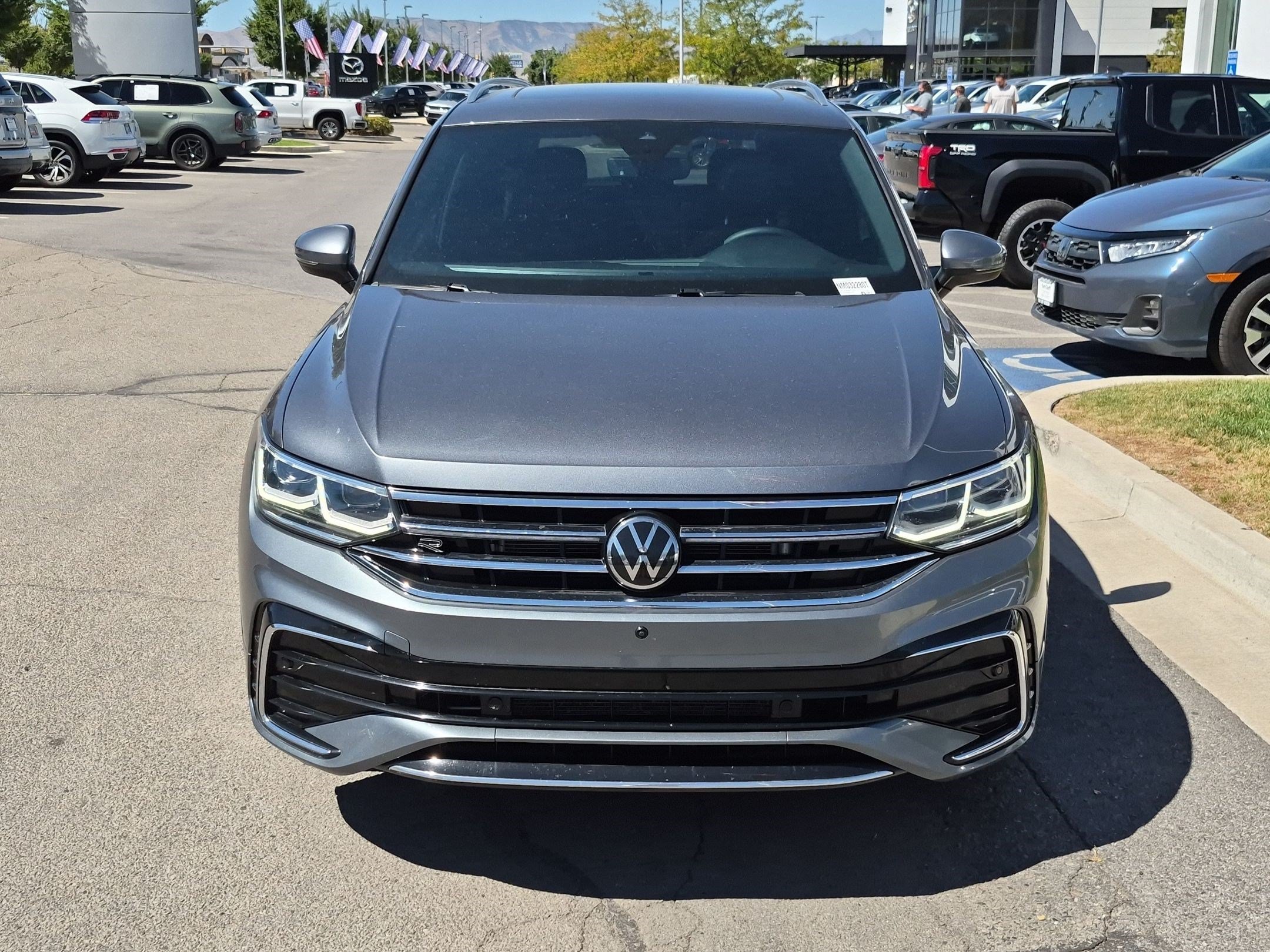 Used 2022 Platinum Gray Metallic Volkswagen SEL R-Line image 10