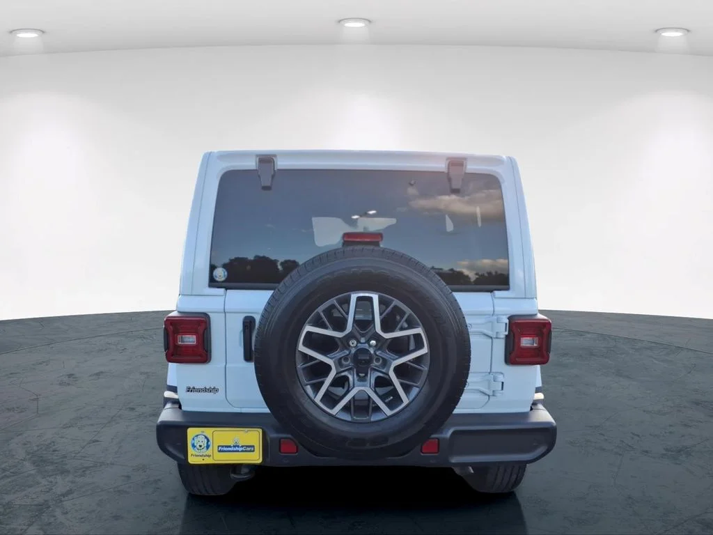 Used 2024 White Jeep Sahara image 10