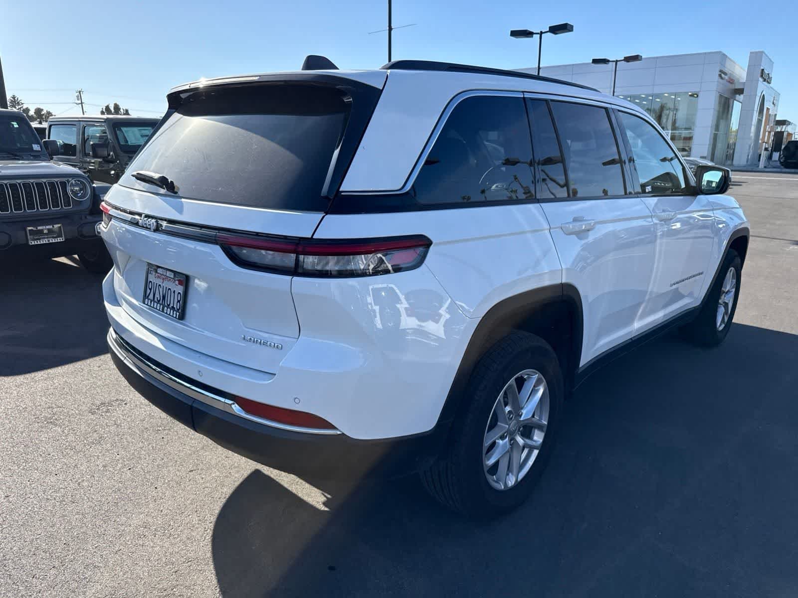 Used 2025 Bright White Clearcoat Jeep Laredo X image 14
