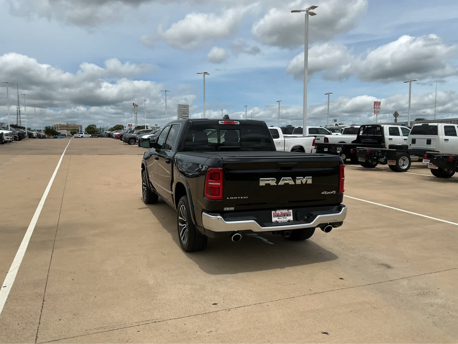 Used 2025 Diamond Black Crystal Pearlcoat Ram Limited image 12