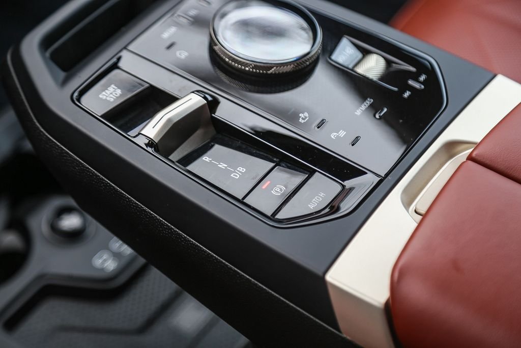 2025 BMW iX 50 - Photo 15