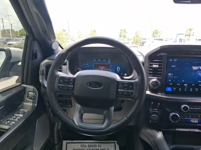 Used 2025 White Ford Lariat image 9