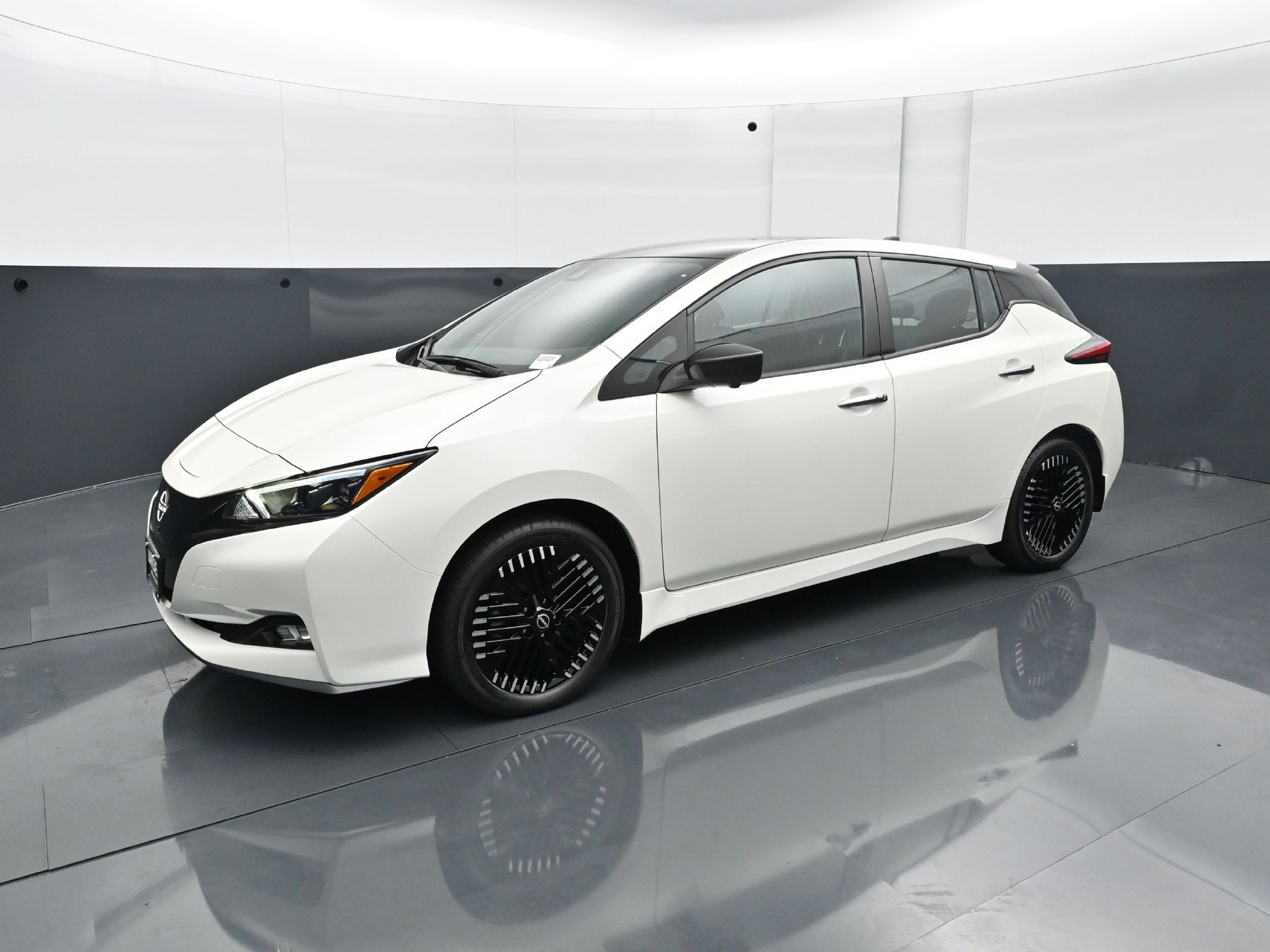 Used 2025 Nissan Leaf SV PLUS with VIN 1N4CZ1CV5SC561849 for sale in Minneapolis, Minnesota