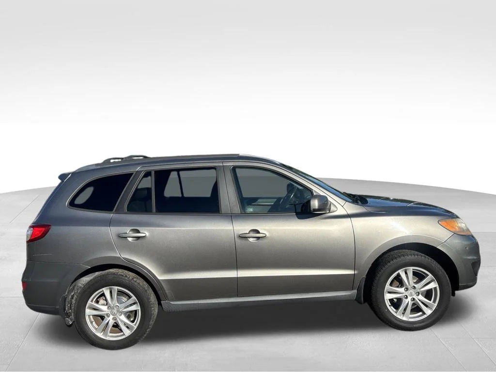 Used 2011 Gray Hyundai SE image 8