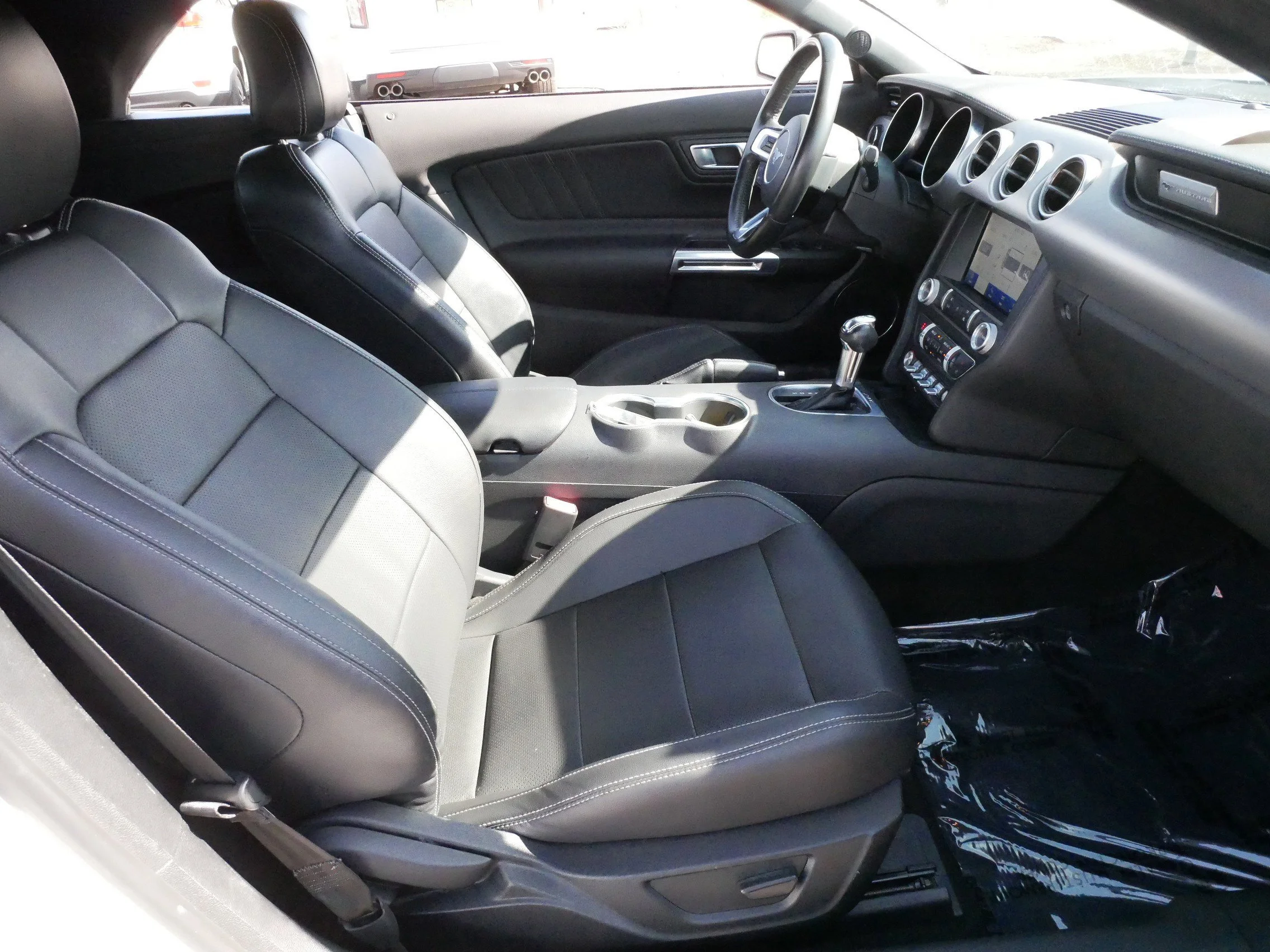 Used 2023 Oxford White Ford EcoBoost Premium image 11