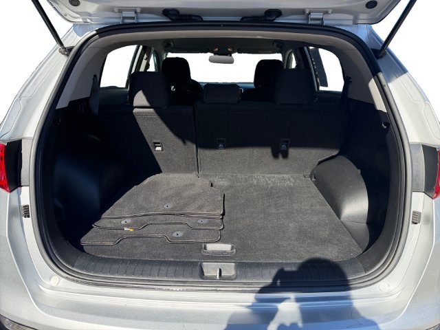 Used 2022 Silver Kia LX image 36