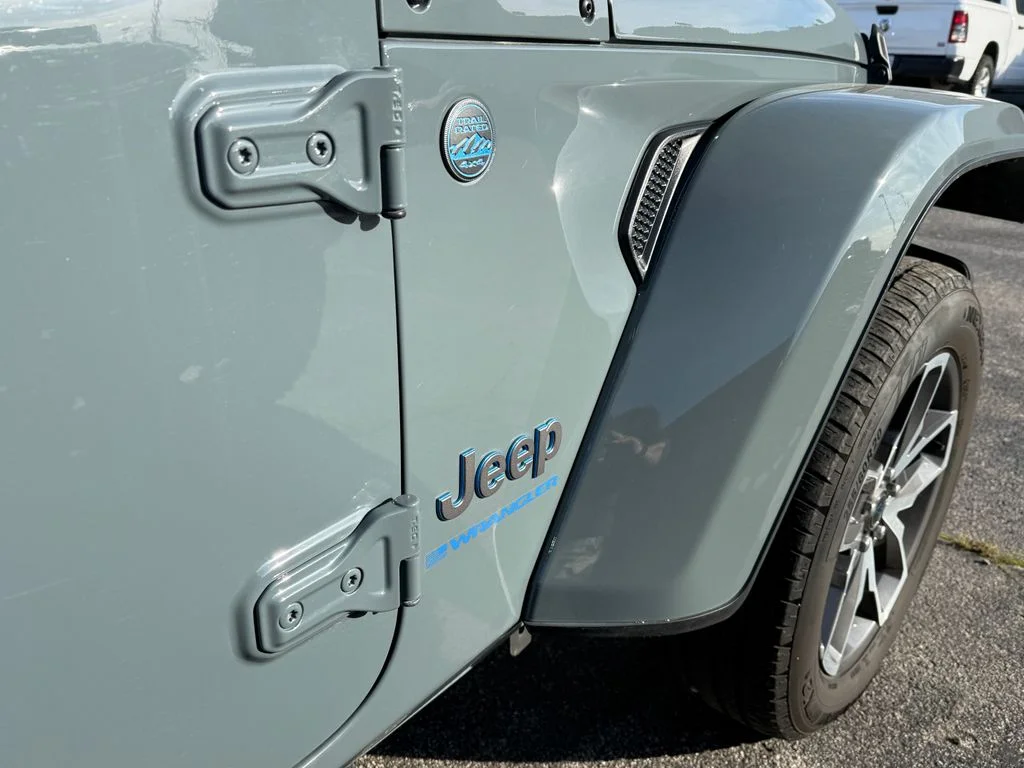 Used 2024 Gray Jeep Sport S 4xe image 5