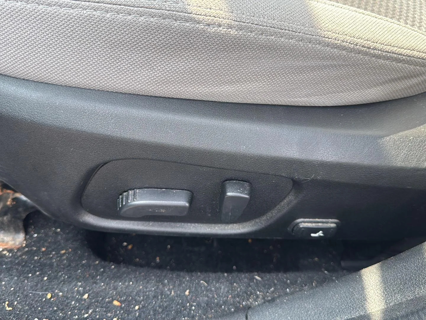Used 2018 Quartz Blue Pearl Subaru Premium image 7