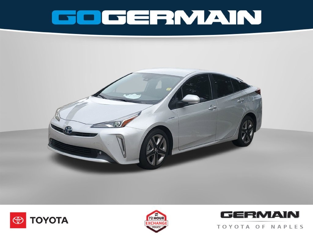 Certified Used 2022 Silver Toyota XLE image 1