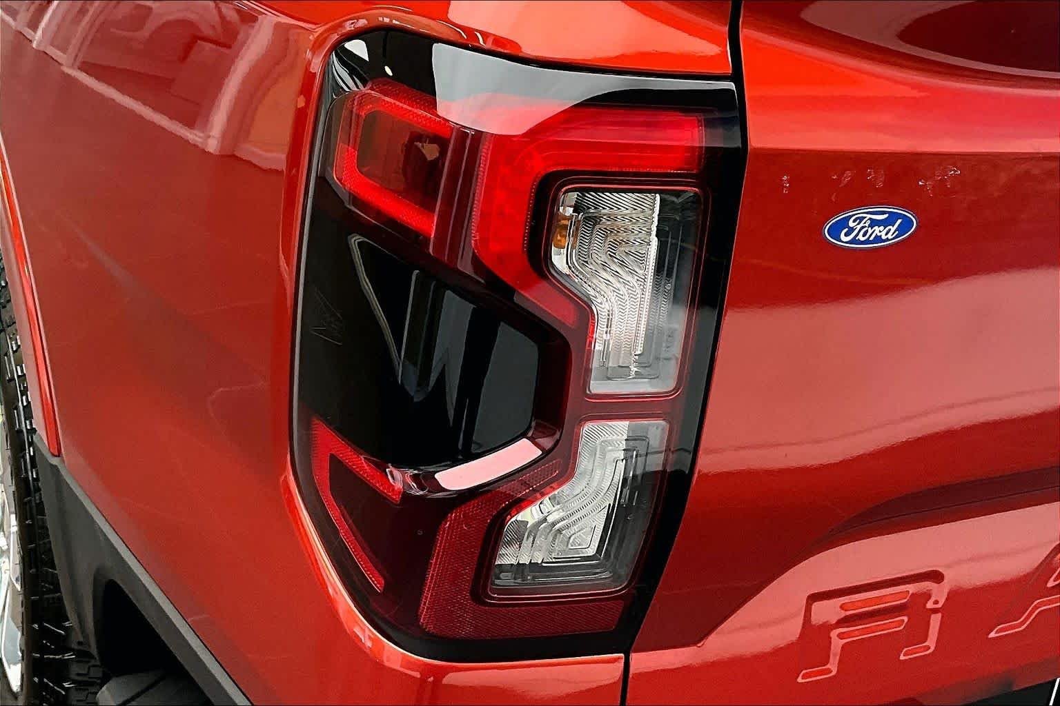 Used 2024 Hot Pepper Red Tinted Clearcoat Ford XLT image 28