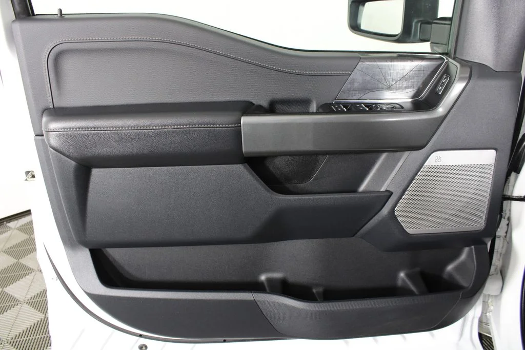 Used 2023 Oxford White Ford XLT image 10