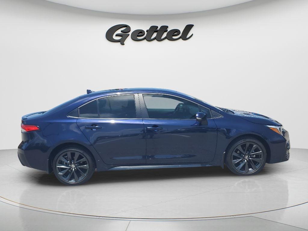 2025 Toyota Corolla SE - Photo 4