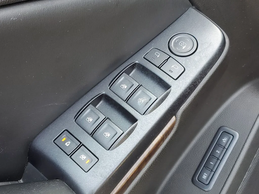 Used 2015 Black Chevrolet LT image 19